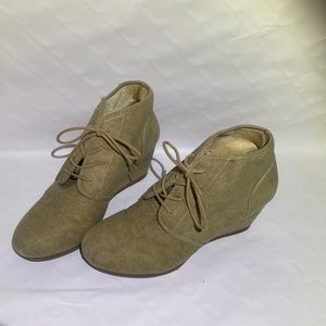 American Eagle Heeled Booties